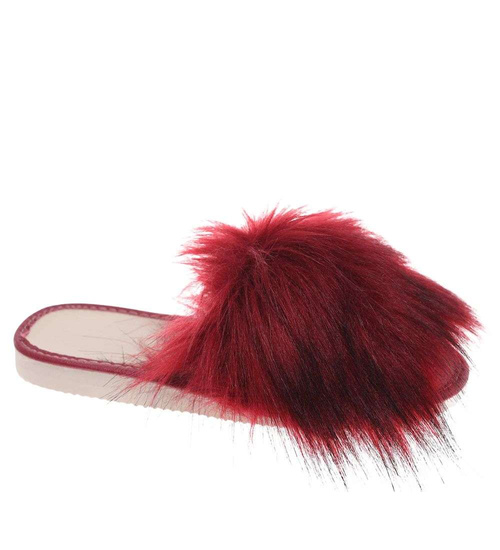 Bordowe klapki z efektownym futerkiem /C1-1 2832 K197/