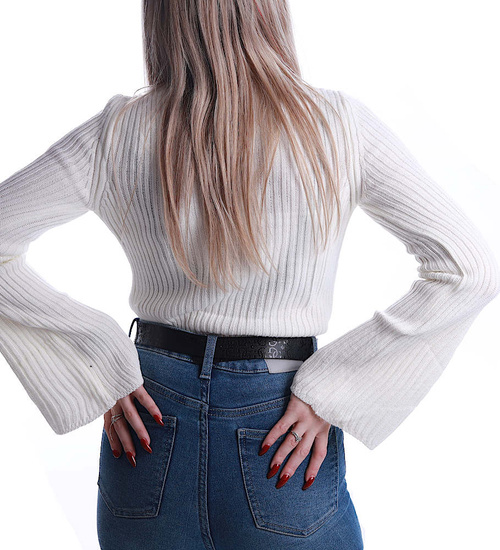 Śliczna bluzka z szerokimi rękawami w kolorze Ecru /E2-1 UB451 T?/