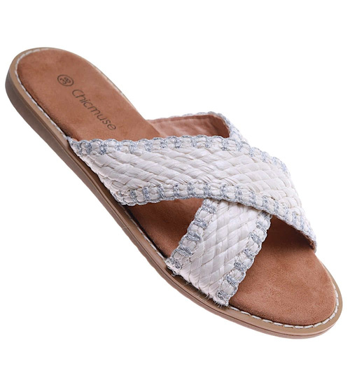 Białe klapki na płaskim obcasie /D9-3 17537 G186/