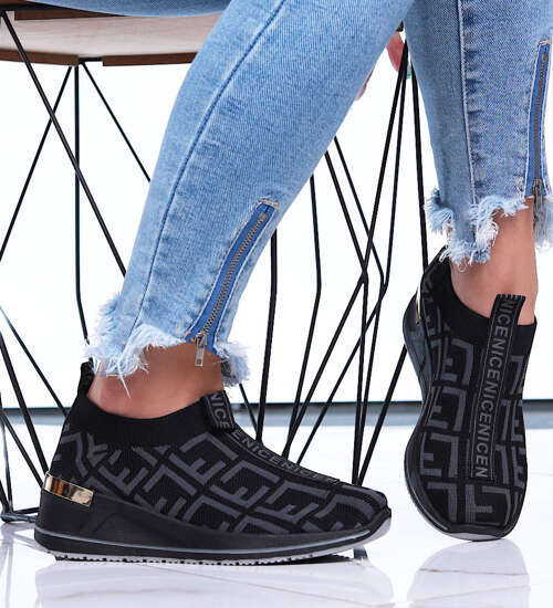Wsuwane elastyczne czarne buty sportowe /D3-2 16050 T184/