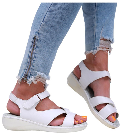 Białe sandały damskie na płaskim obcasie /F1-3 14490 T231/