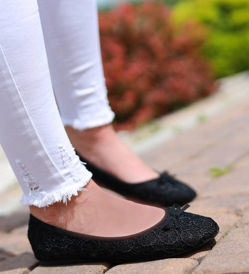 Czarne koronkowe baleriny /E3-2 16606 T8-61/