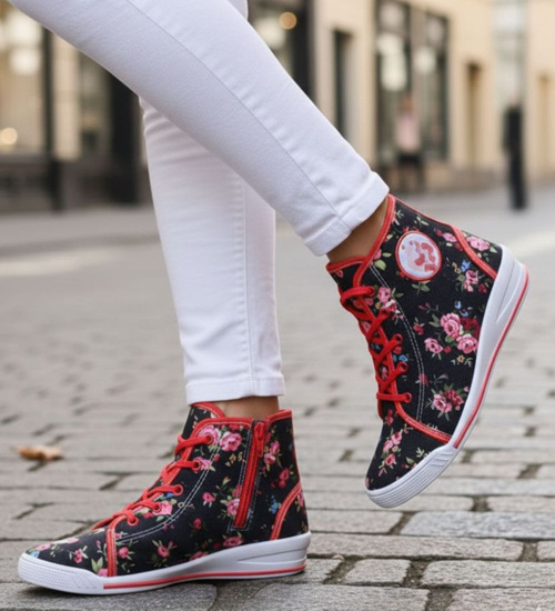 Wysokie dziewczęce trampki w kwiatki czarno-czerwone /A2-3 7544 S089/