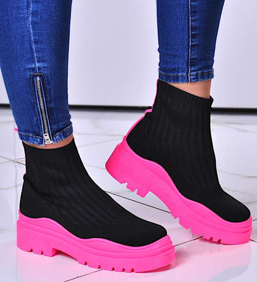 Damskie botki na grubej podeszwie Black/Fushia /D5-2 10757 T695/