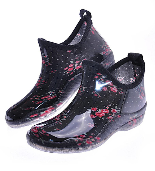 Damskie kalosze z krótką cholewką w kwiaty czarne /C6-1 12488 T495/