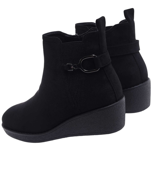 Zamszowe botki damskie na koturnie Czarne /A2-2 18325 W480/