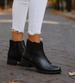 Czarne botki na płaskim obcasie /A4-2 18404 W4/