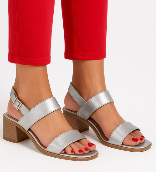 Srebrne sandały damskie na grubym obcasie /B4-3 16348 G340/