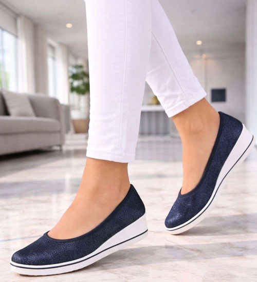 Granatowe wsuwane tenisówki na niskim koturnie /C6-2 14449 T137/