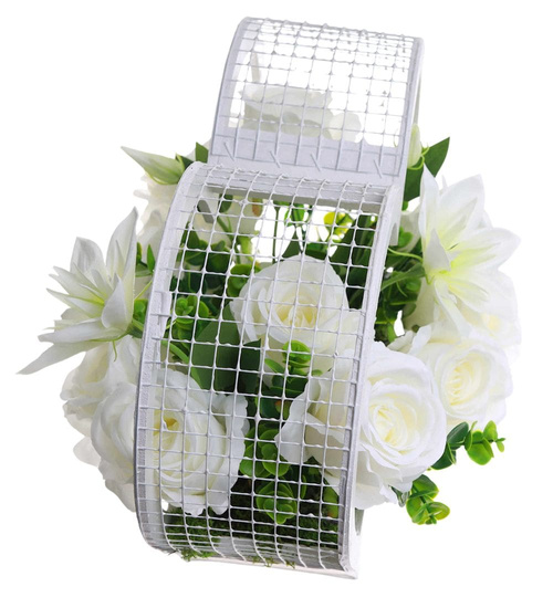 Kompozycja kwiatowa- białe róże w dużym białym sercu /Komp106 P424/