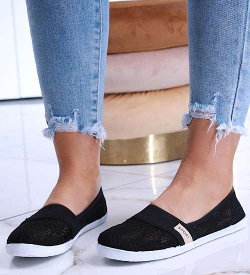 Przewiewne damskie tenisówki slip on z koronki Czarne /D6-2 14552 S154/ Przewiewne damskie tenisówki slip on z koronki Czarne /D6-2 14552 S154/