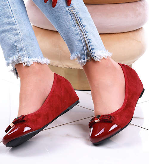 Bordowe czółenka z kokardą na niskim koturnie /F2-2 13213 S197/ Bordowe czółenka z kokardą na niskim koturnie /F2-2 13213 S197/