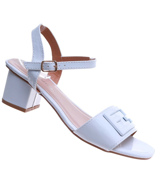 Białe damskie sandały na niskim obcasie /G5-3 17601 T137/