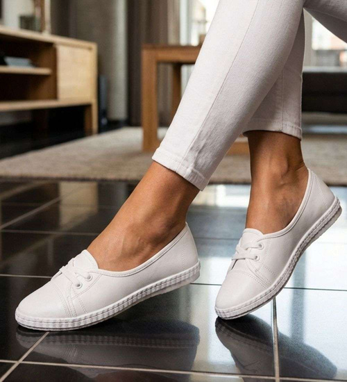 Wsuwane białe tenisówki damskie /G3-2 18835 T189/