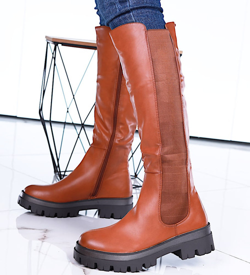 Brązowe kozaki sztyblety na platformie /A3-1 15420 T345/