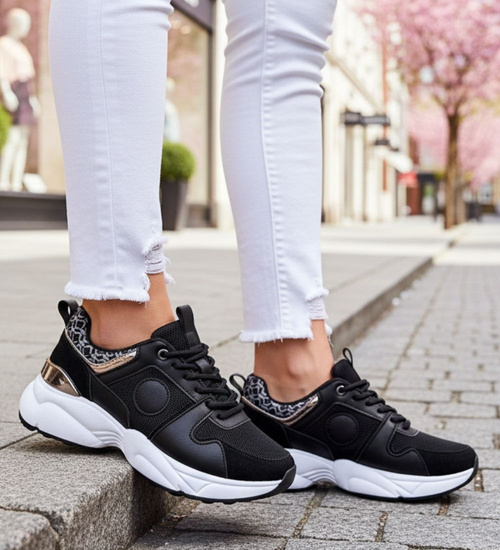 Sznurowane czarne buty sportowe /D7-1 15796 T293/