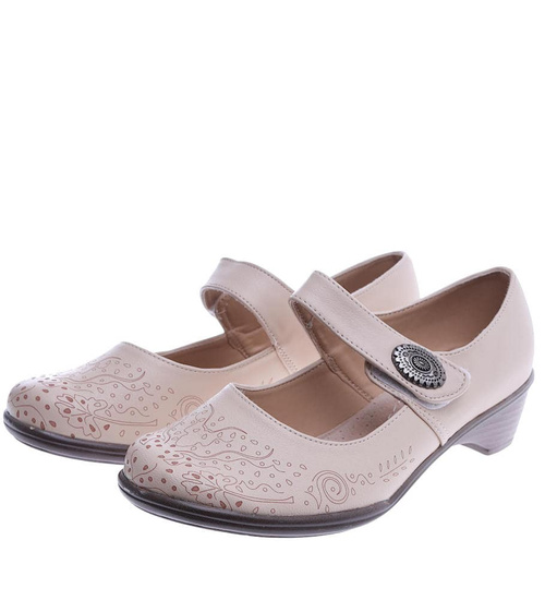 Beżowe czółenka na niskim obcasie /A5-2 13806 T144/