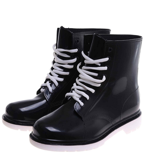 Sznurowane czarne kalosze damskie /E9-1 18071 T204/