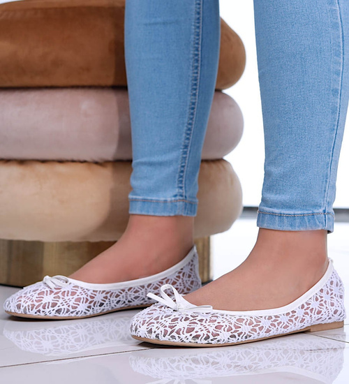 Białe balerinki z koronki /E5-2 16104 T182/
