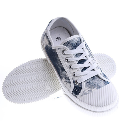 Sznurowane nakrapiane trampki damskie /C2-2 15030 T165/