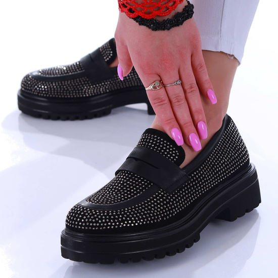 Czarne półbuty damskie na platformie /E8-2 17321 G234/