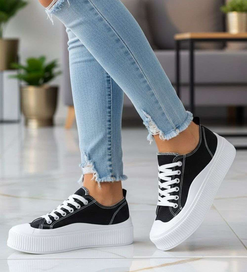 Sznurowane czarne trampki damskie na platformie /B7-1 15678 T182/