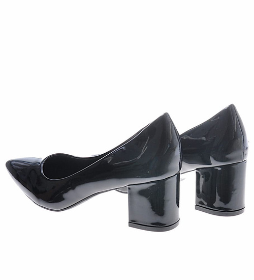 Czarne czółenka damskie na słupku /A1-3 9682 S397/