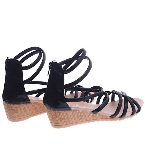 Czarne sandały na niskim koturnie /F7-2 14192 T296/