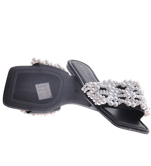 Czarne damskie klapki z perełkami /G8-2 12151 T192/