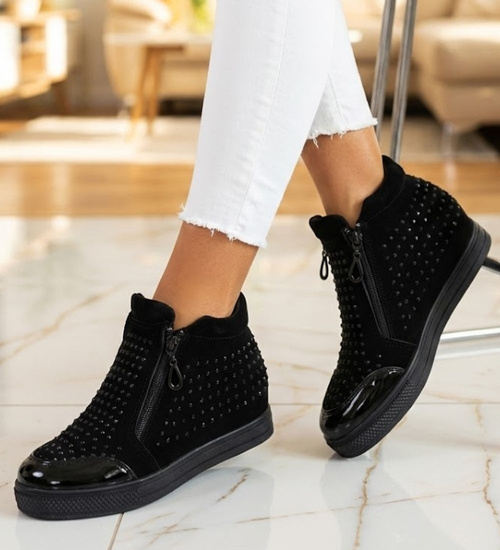 Czarne trampki /B5-3 10966 T189/