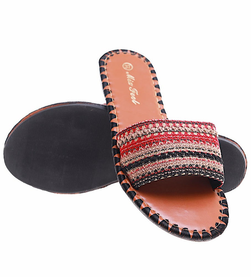 Płaskie klapki damskie z azteckim wzorem Black /B4-2 16354 G079/