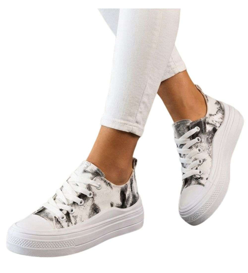 Sznurowane trampki damskie na wysokiej podeszwie /D7-2 13769 S197/