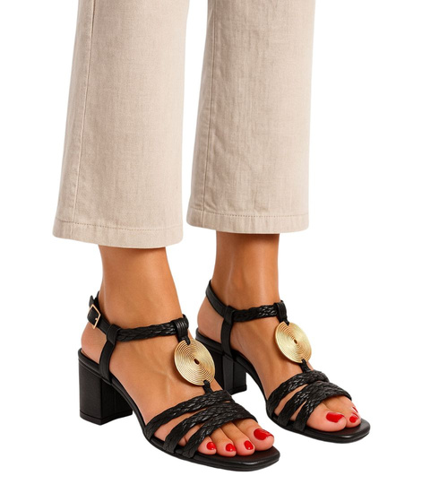 Czarne sandały na grubym obcasie /G13-3 16063 G137/