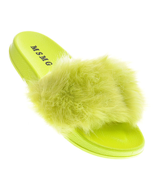 Jasno zielone klapki damskie z futerkiem /E8-2 12470 T194/