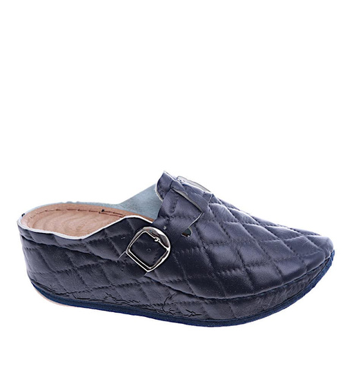 Granatowe pikowane klapki na koturnie i platformie /D7-1 14098 T135/