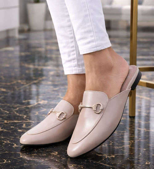 Beżowe klapki na płaskim obcasie /C5-2 14174 T138/