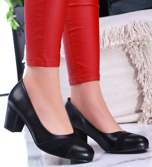 Klasyczne czarne czółenka na słupku /G7-2 14822 T532/