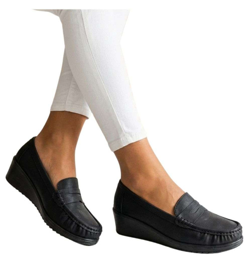 Czarne czółenka na niskim koturnie /F3-3 18669 G295/