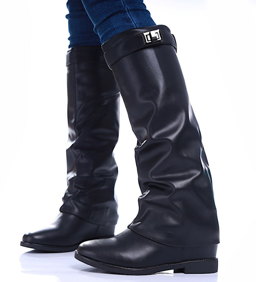 Czarne lekko ocieplone kozaki na koturnie /D7-2 15223 G287/