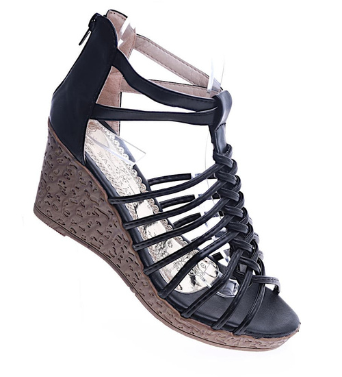 Czarne damskie sandały na niskim koturnie /D5-2 14176 S296/