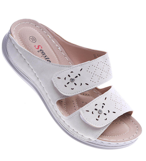 Beżowe klapki damskie na rzep /C3-3 13903 T432/