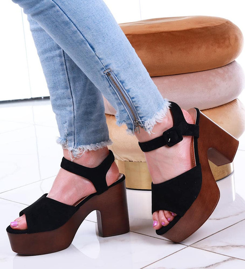 Czarne damskie sandały na platformie /C1-3 13106 T2/