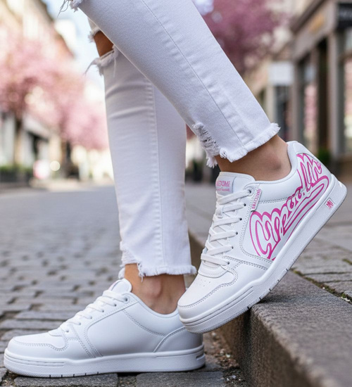 Sznurowane białe trampki damskie z napisem /F4-2 13863 S109/