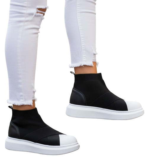 Wsuwane czarne trampki na platformie /D2-3 12358 S291/