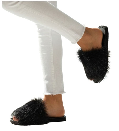 Czarne kapcie domowe klapki z futerkiem /A4-1 6169 S195/