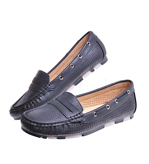 Czarne ażurowe półbuty /F7-2 11758 T390/