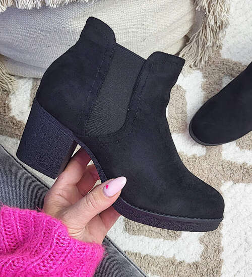 Czarne zamszowe botki na niskim obcasie /G8-3 15202 T340/ Czarne zamszowe botki na niskim obcasie /G8-3 15202 T340/