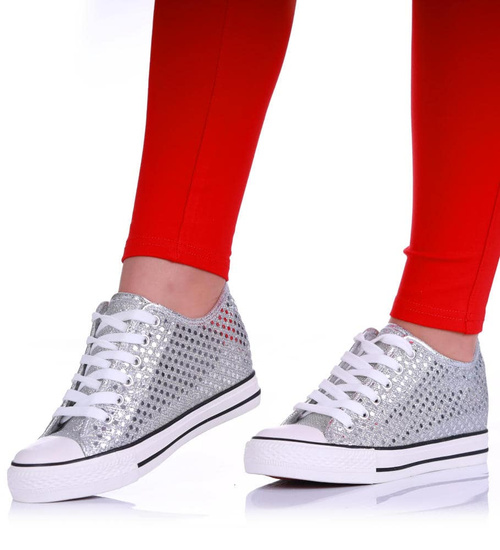 Wiązane srebrne trampki na koturnie /A10-2 16548 G8-61/