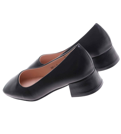 Czarne czółenka na niskim obcasie /E9-2 17736 W102/