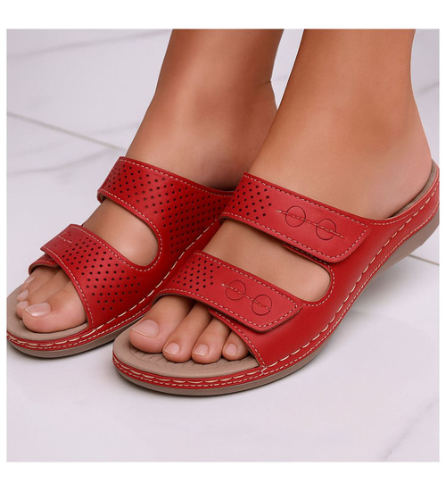 Czerwone klapki damskie na rzepy /B2-2 17859 T286/